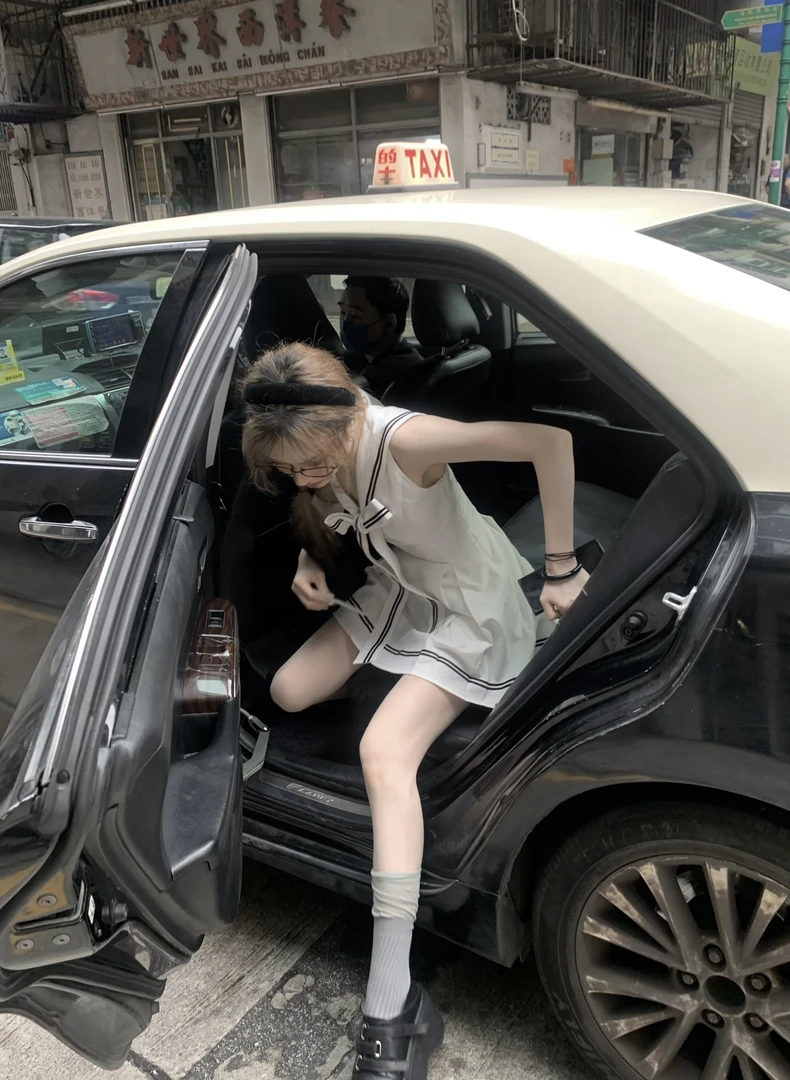 ishui-水兵日记-ins白色设计师春夏学院风无袖公主减龄水手连衣裙