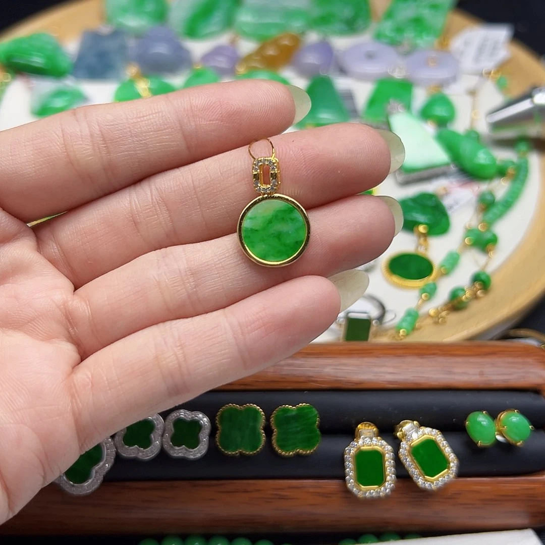 翡翠颈饰银S925镶嵌天然缅料A货一件