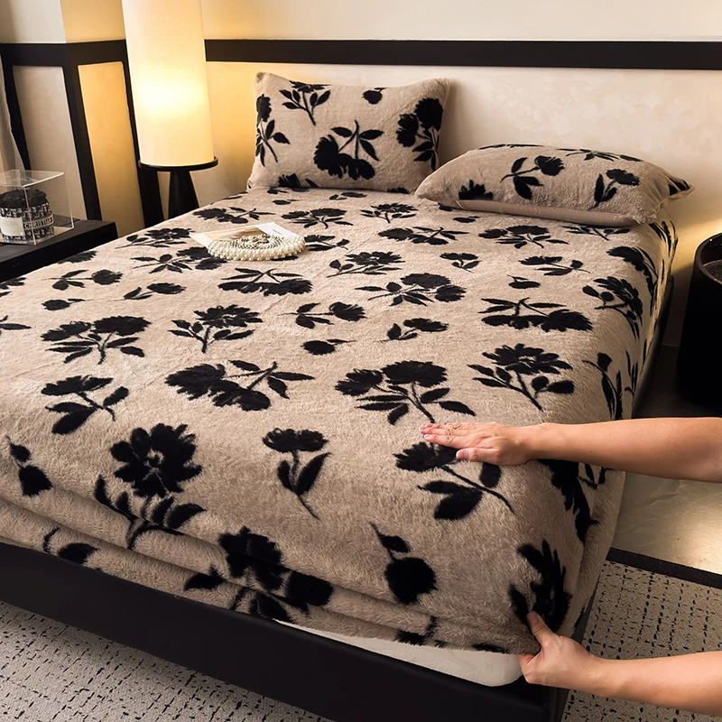 冬季高克重热销牛奶绒床笠加厚保暖防静电珊瑚绒床垫套床罩保护套