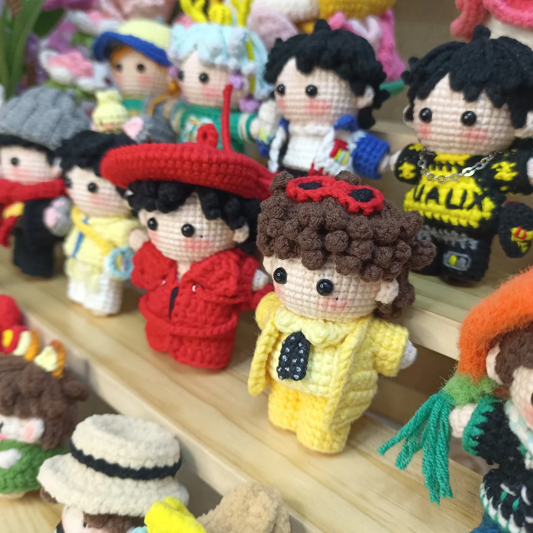 手工毛线钩织刘宇宁玩偶挂件