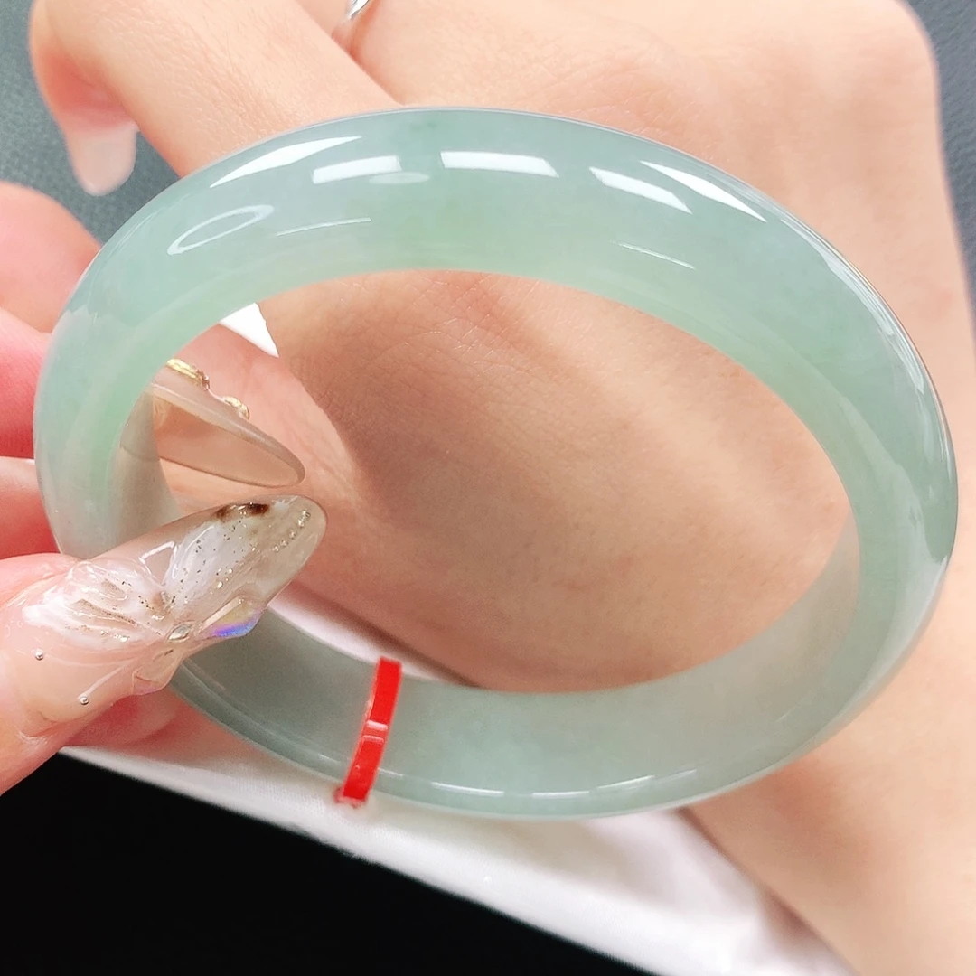 翡翠手镯未镶嵌59圈