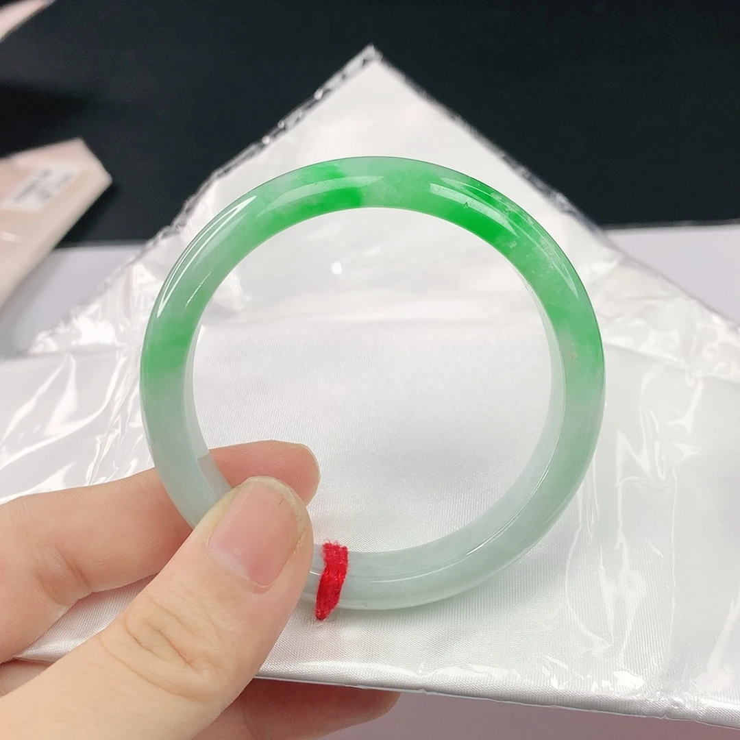 翡翠手镯未镶嵌翡翠604