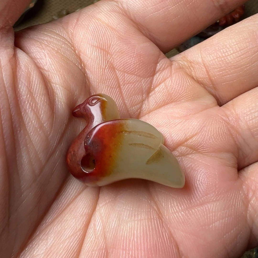 陈***雨和田玉未镶嵌颈饰