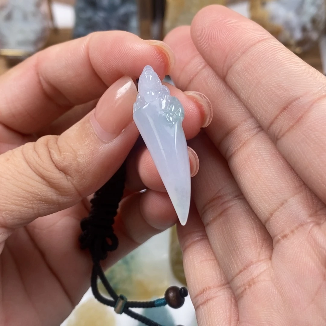 定制翡翠未镶嵌龙牙