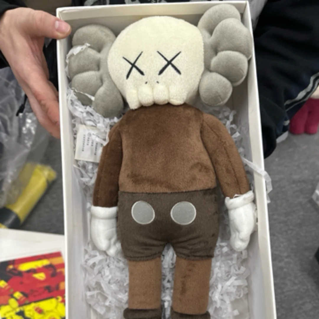 【小白】kaws毛绒摆件 带盒 连卡佛