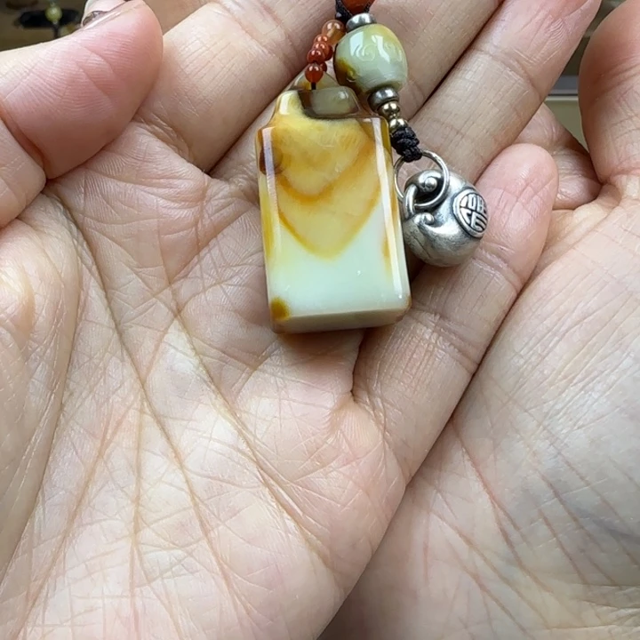 蛇纹石玉颈饰未镶嵌风****H