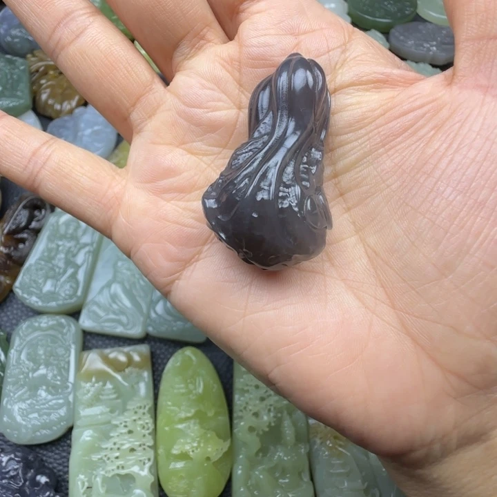 和田玉未镶嵌珠宝奇石