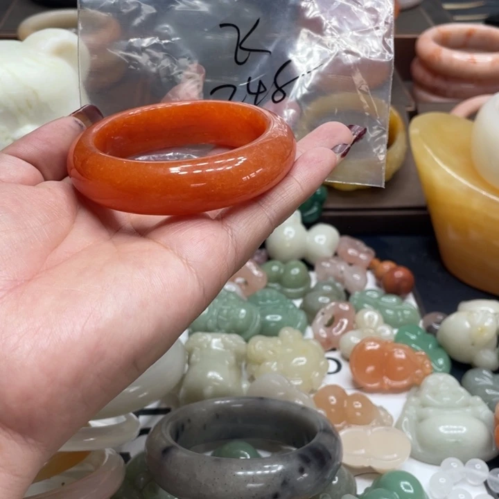 石英岩玉手镯合金飞