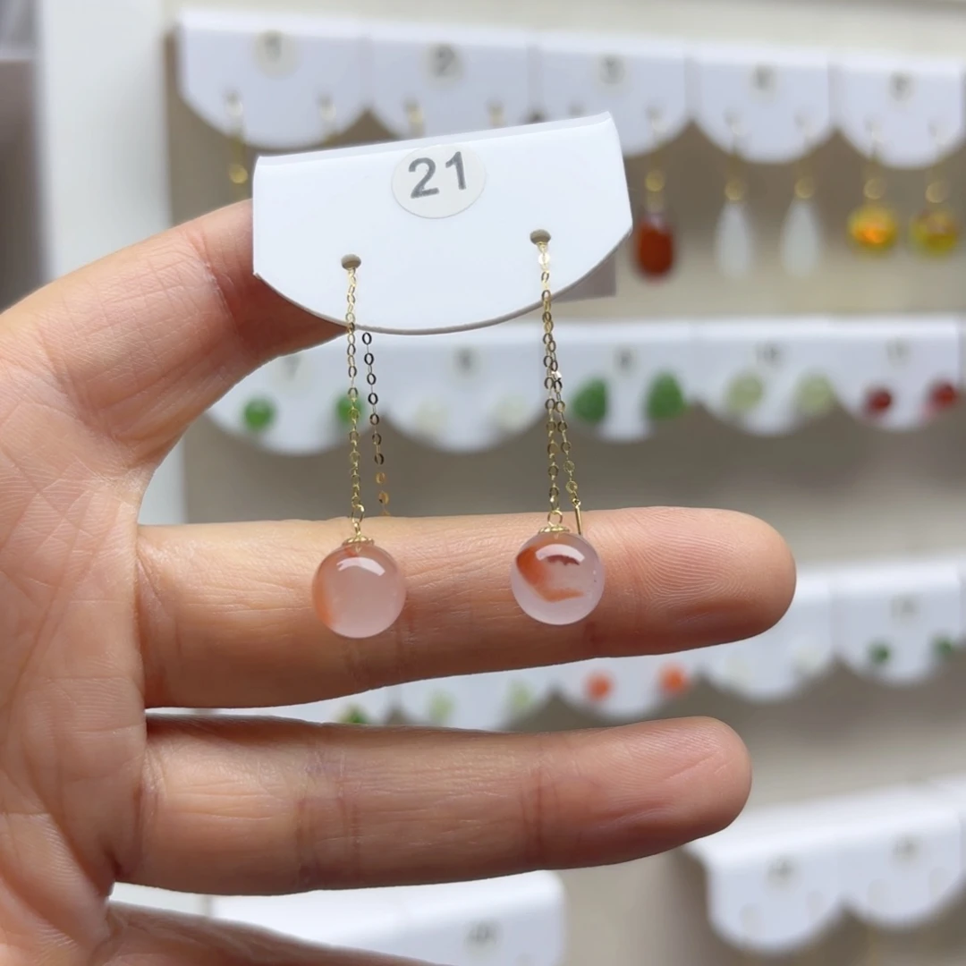 18K金镶嵌南红玛瑙耳饰