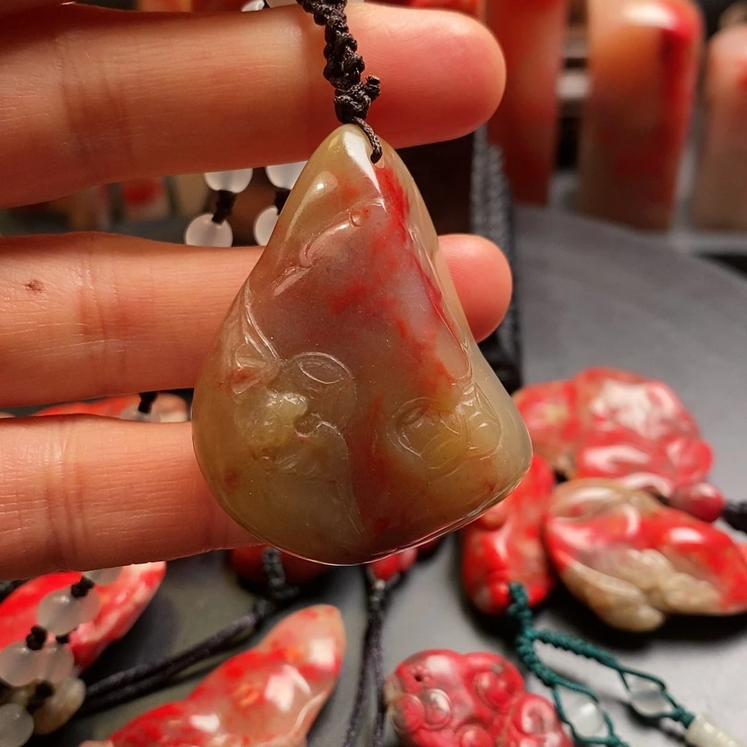 昌化鸡血石福在眼前挂件