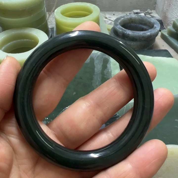 花***卜和田玉（糖玉）未镶嵌手镯加工定制