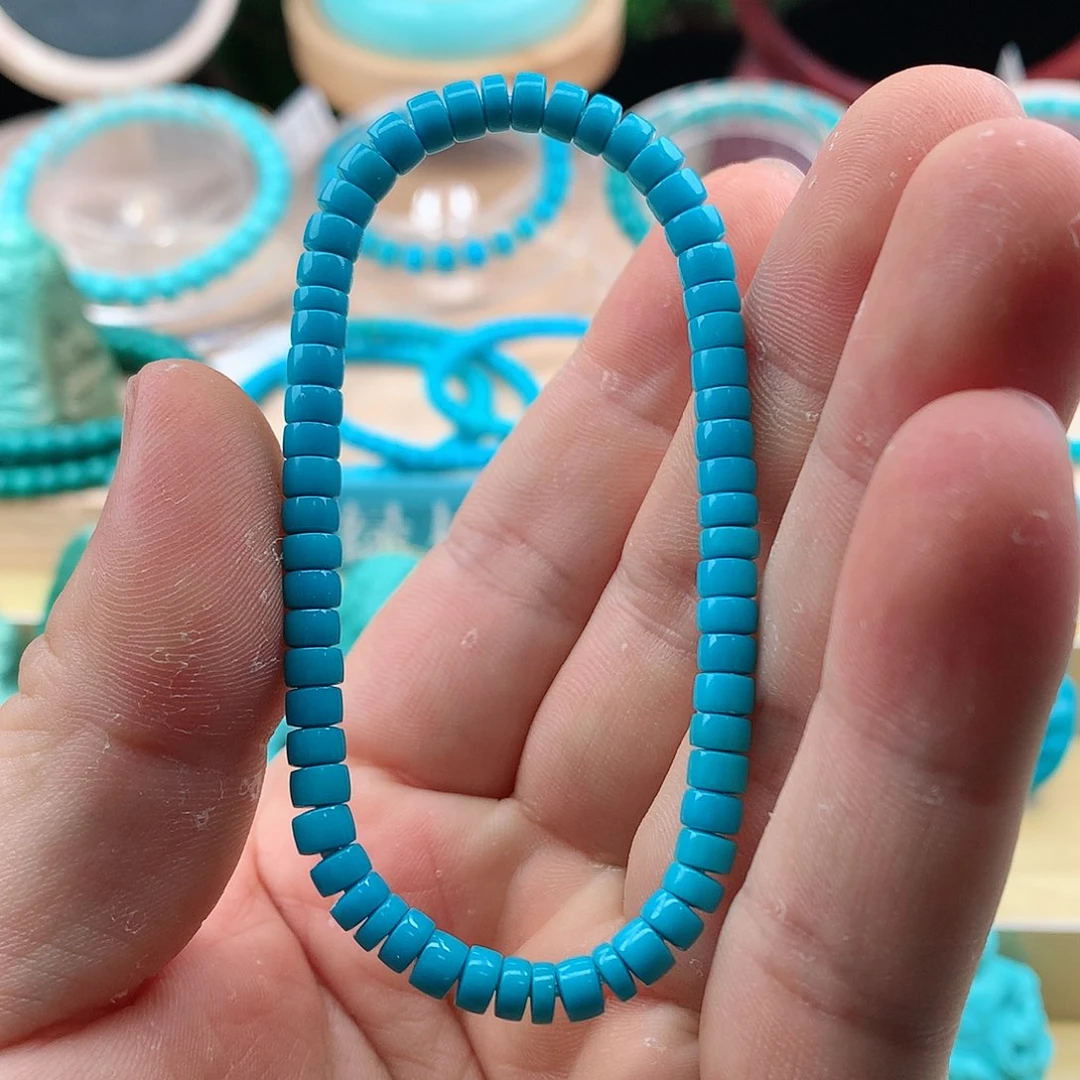 绿松石颈饰未镶嵌