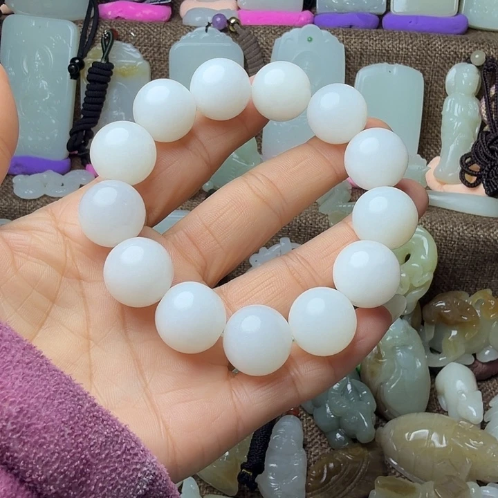 雄***鹰和田玉（糖玉）未镶嵌挂件