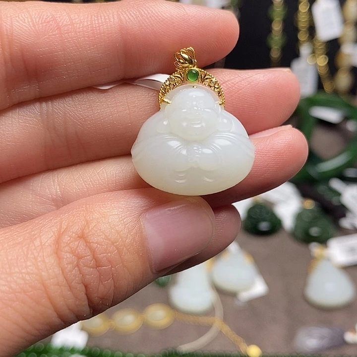 和田玉18K金镶嵌颈饰