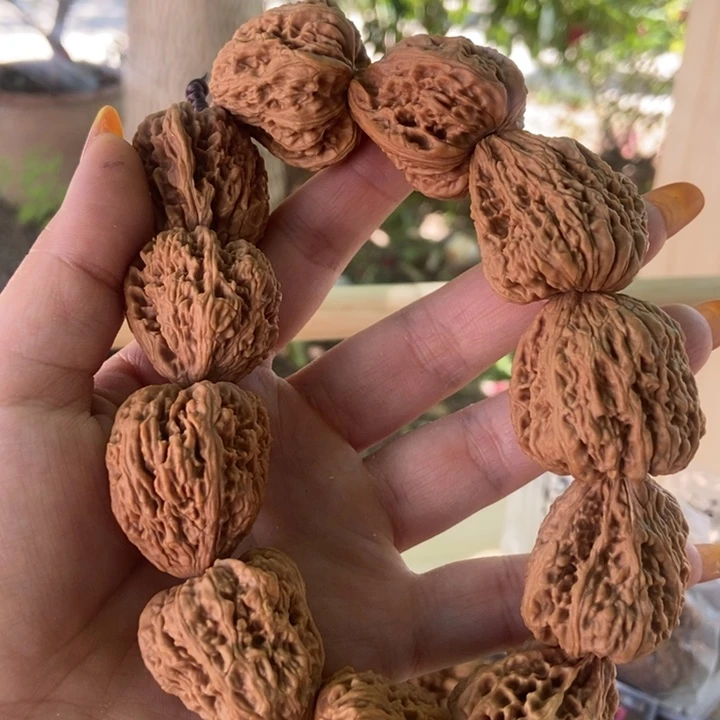 猴头核桃吊坠一根筋