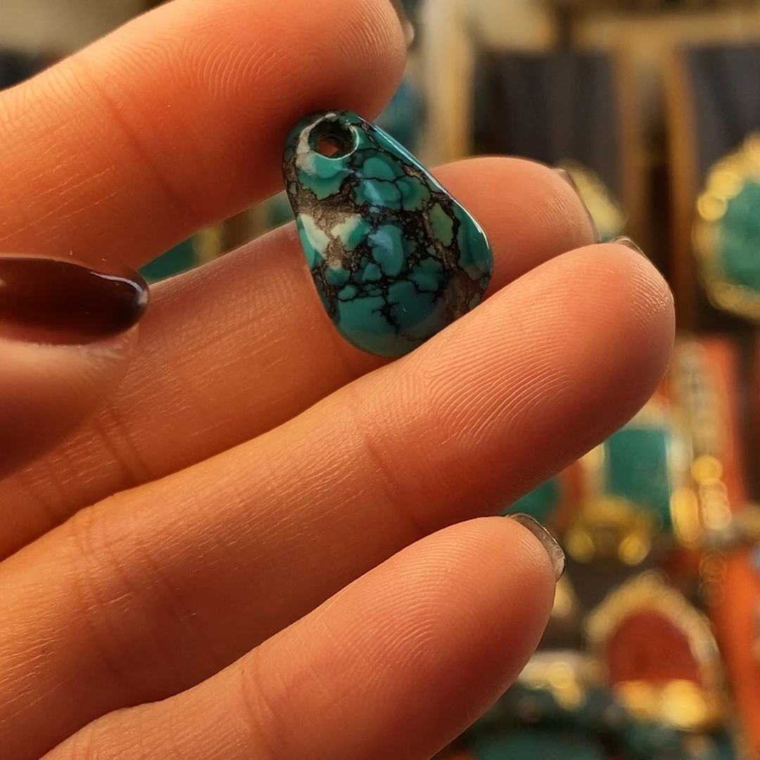 绿松石未镶嵌.绿松石。