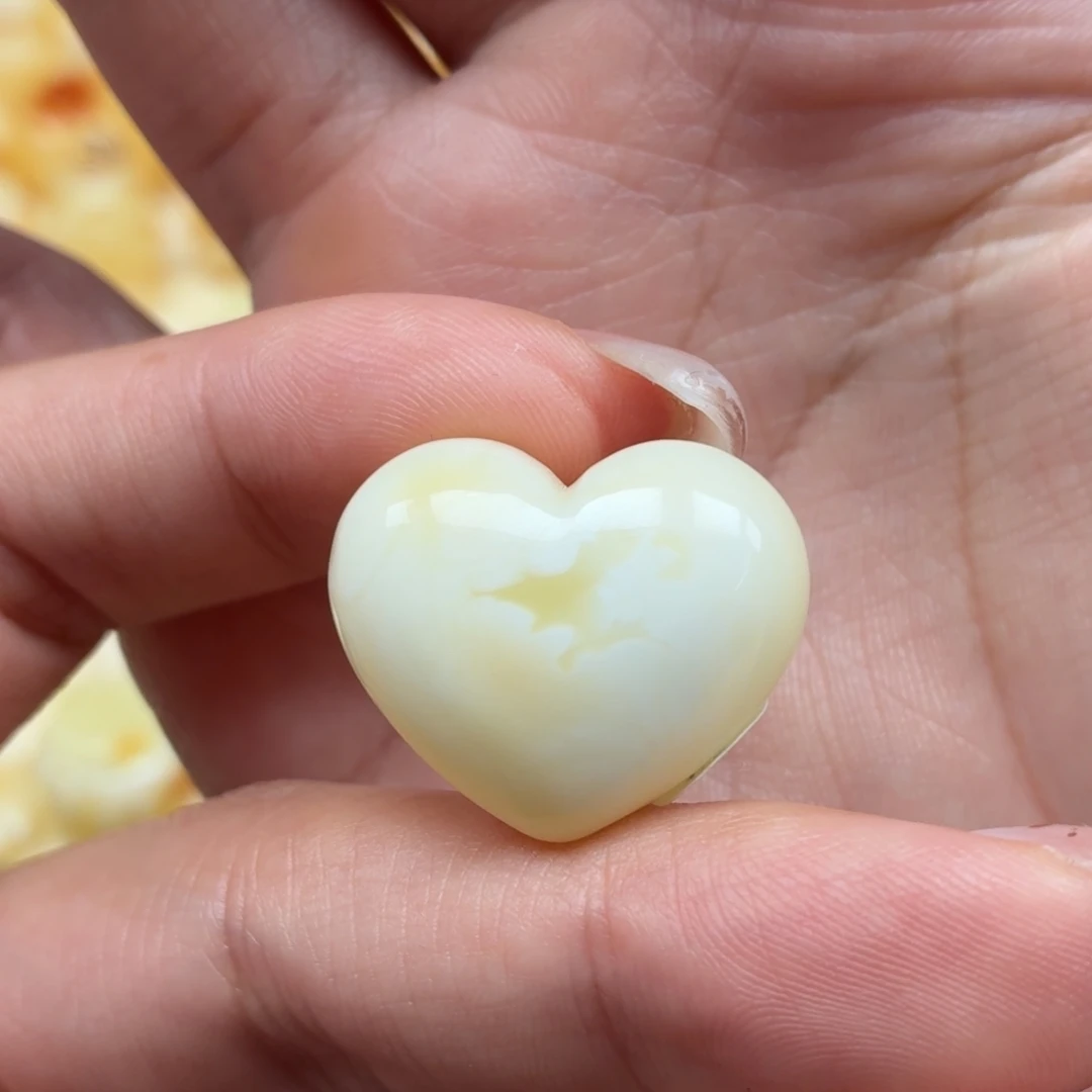 琥珀未镶嵌裸石蜜蜡