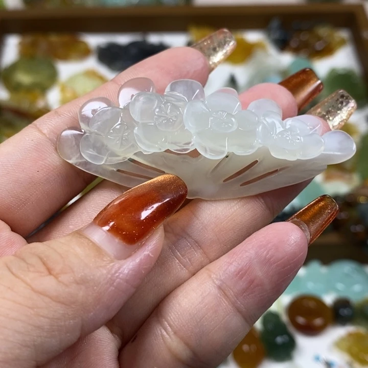 蛇纹石玉未镶嵌吊坠