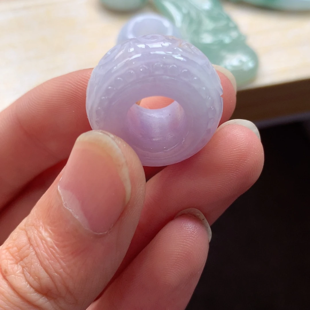 翡翠未镶嵌颈饰吊坠