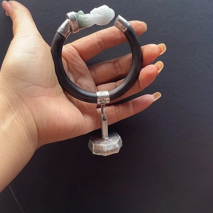 别***字翡翠未镶嵌手镯666