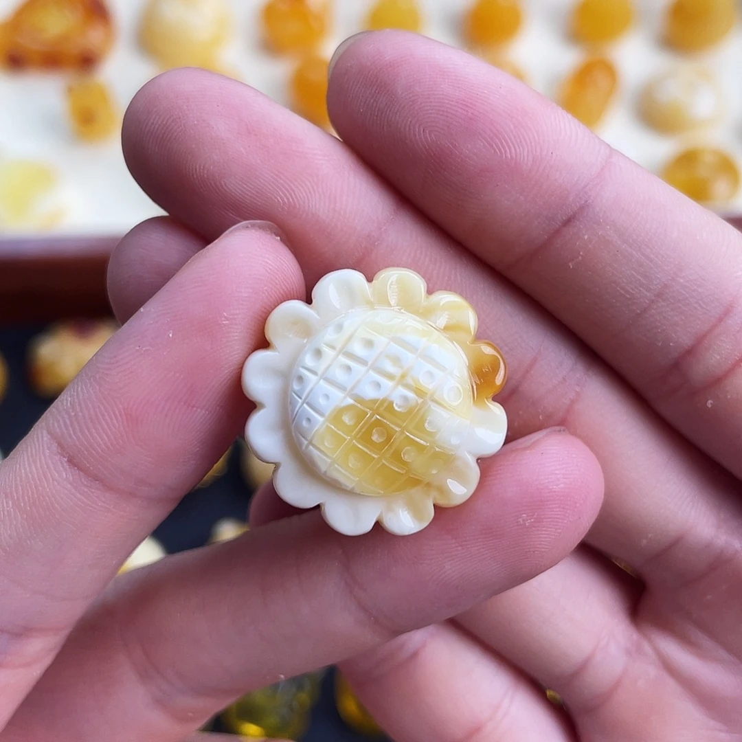 琥珀未镶嵌珠宝奇石