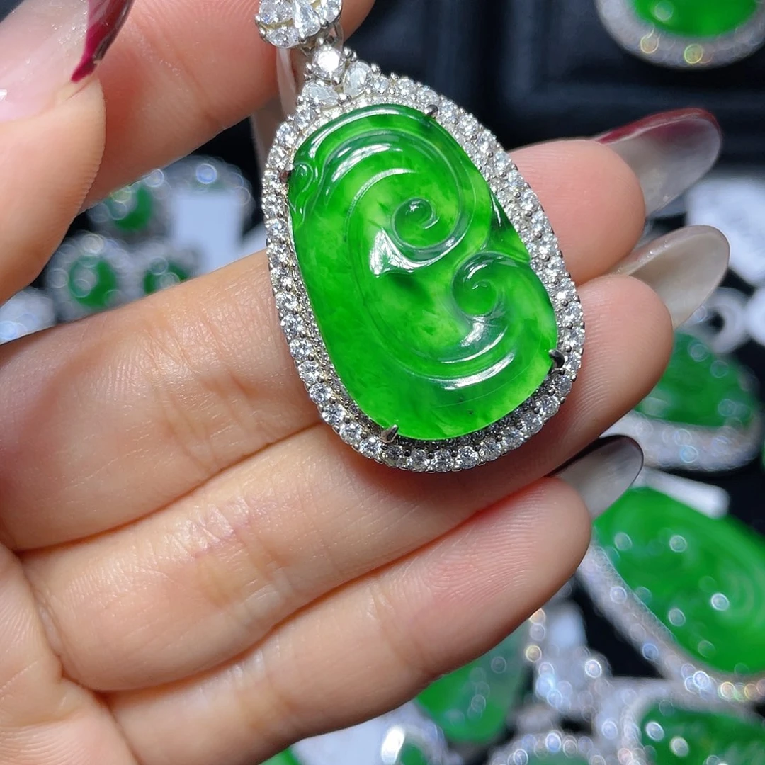 翡翠颈饰银S925镶嵌翡翠