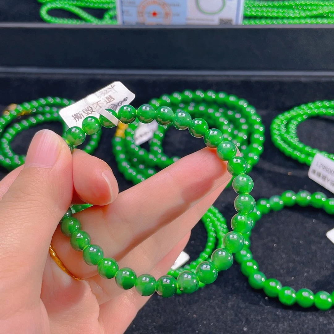 翡翠未镶嵌颈饰