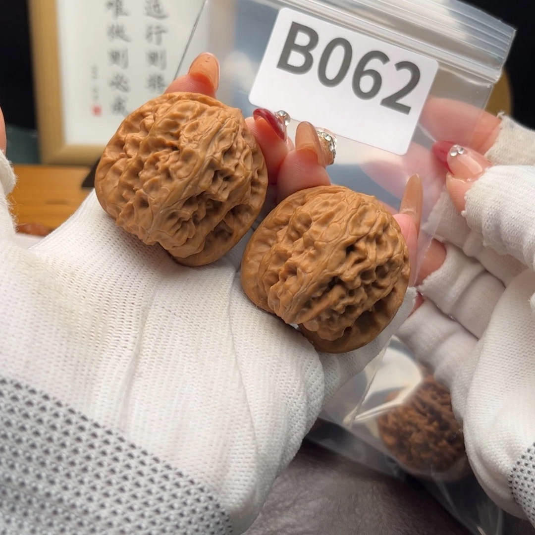 文玩核桃把件40野狼b 062
