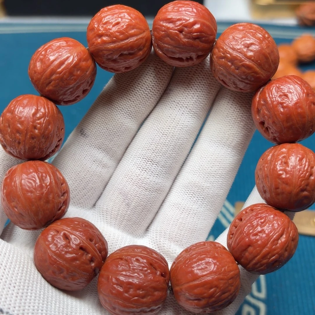 文玩核桃吊坠和尚头