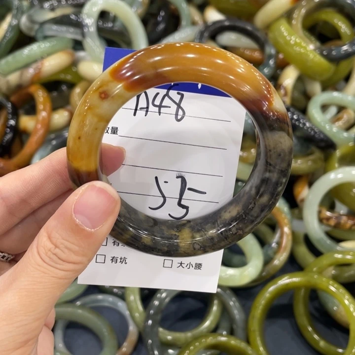 蛇纹石玉未镶嵌手镯
