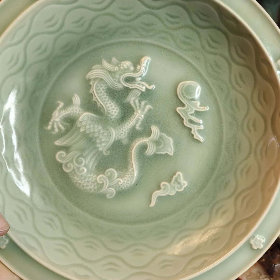 青釉高浮雕盘龙盘