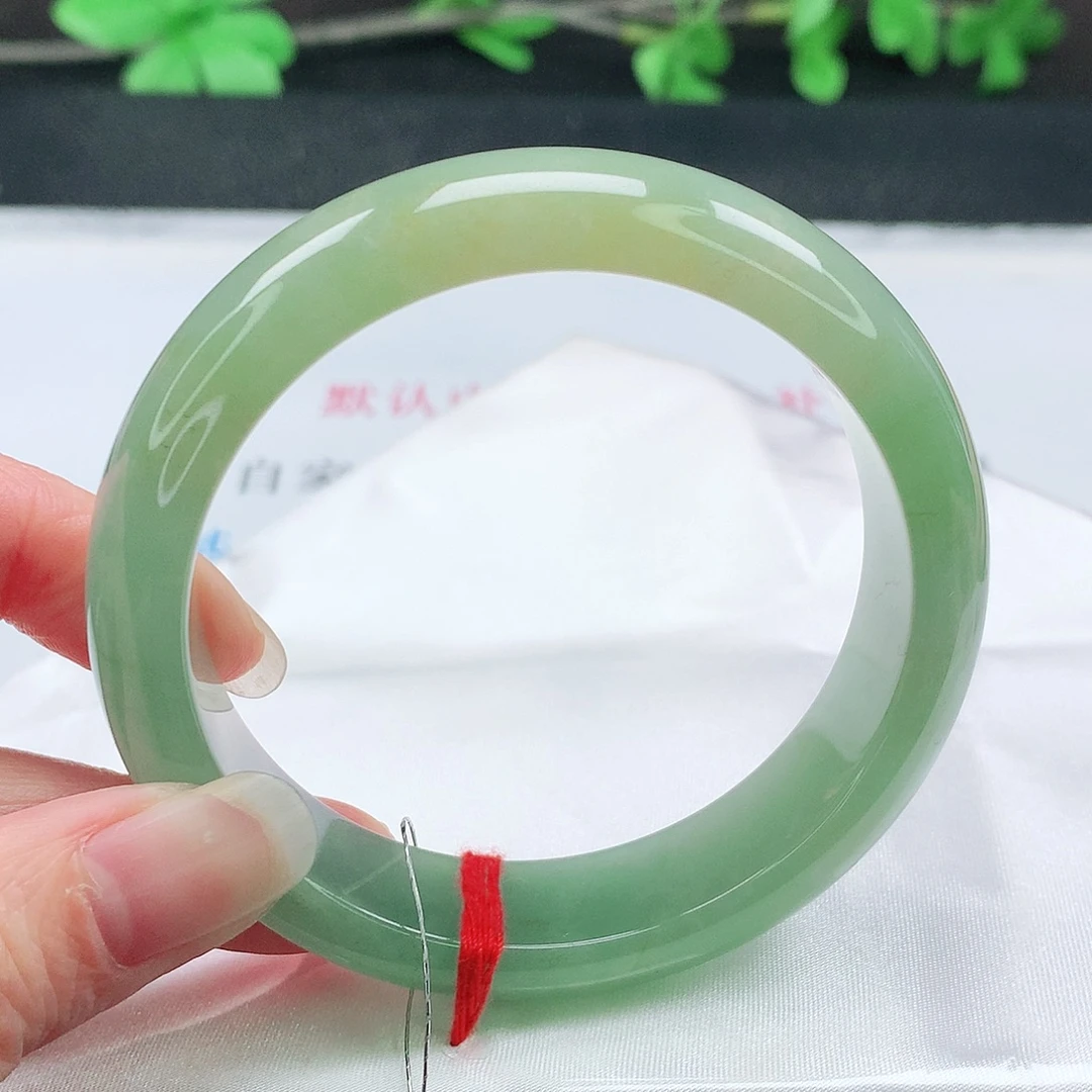 翡翠未镶嵌手镯57圈