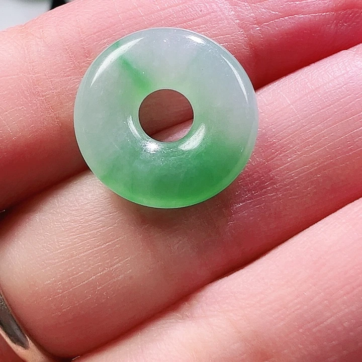定制翡翠未镶嵌甜甜圈毛货冰绿色
