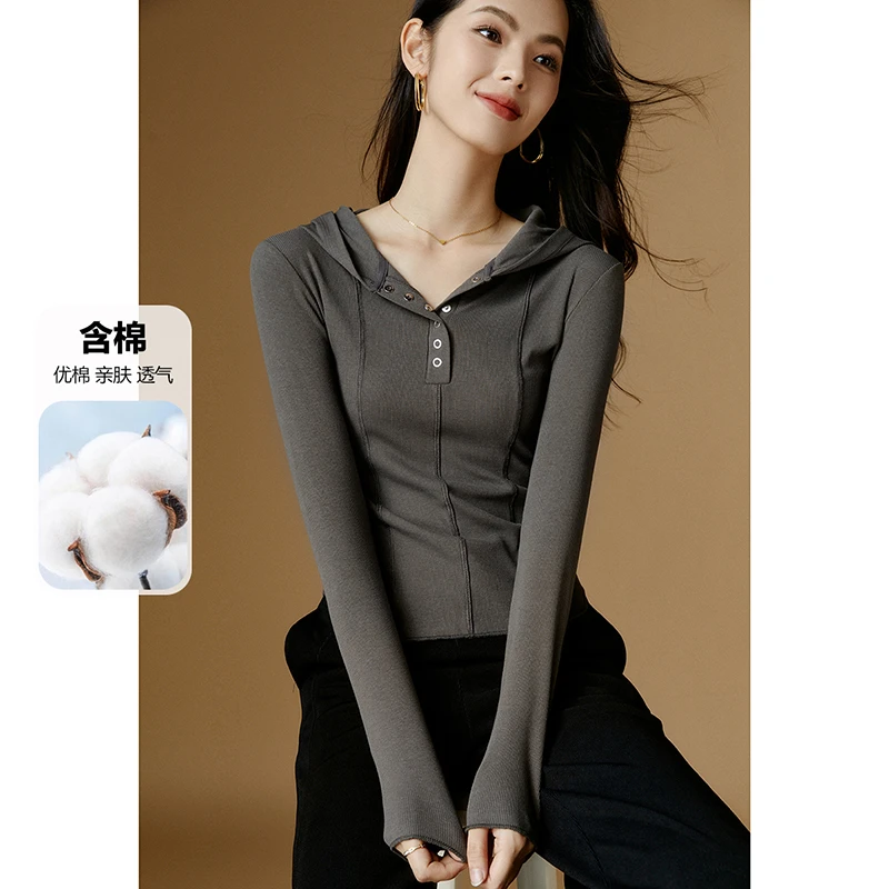 晚白春季款小个子穿搭气质上衣百搭棉质连帽针织衫女24070212