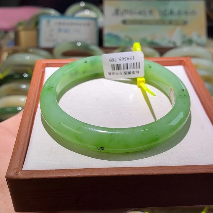 和田玉未镶嵌手镯32。 60/61