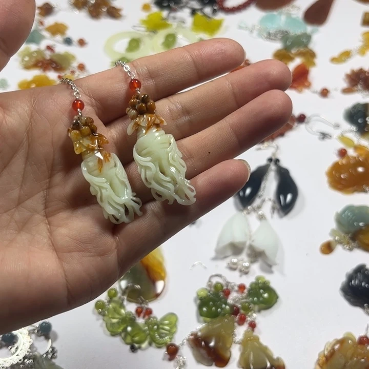 合金蛇纹石玉耳饰