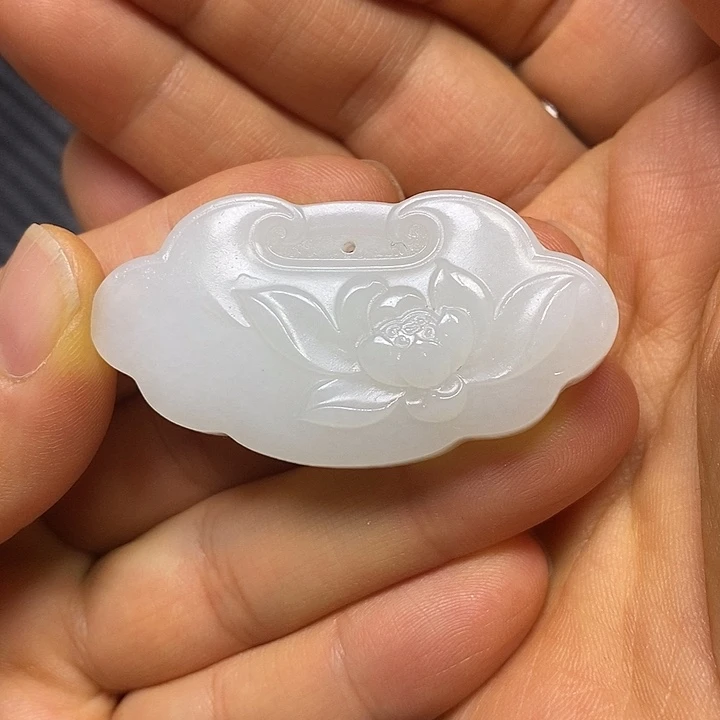 颈饰未镶嵌和田玉好****。