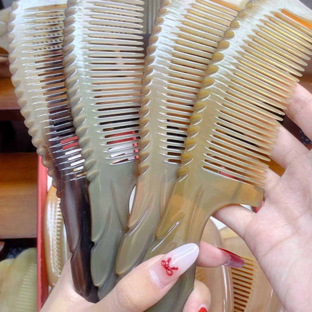 纯手工制作纯牛角梳子