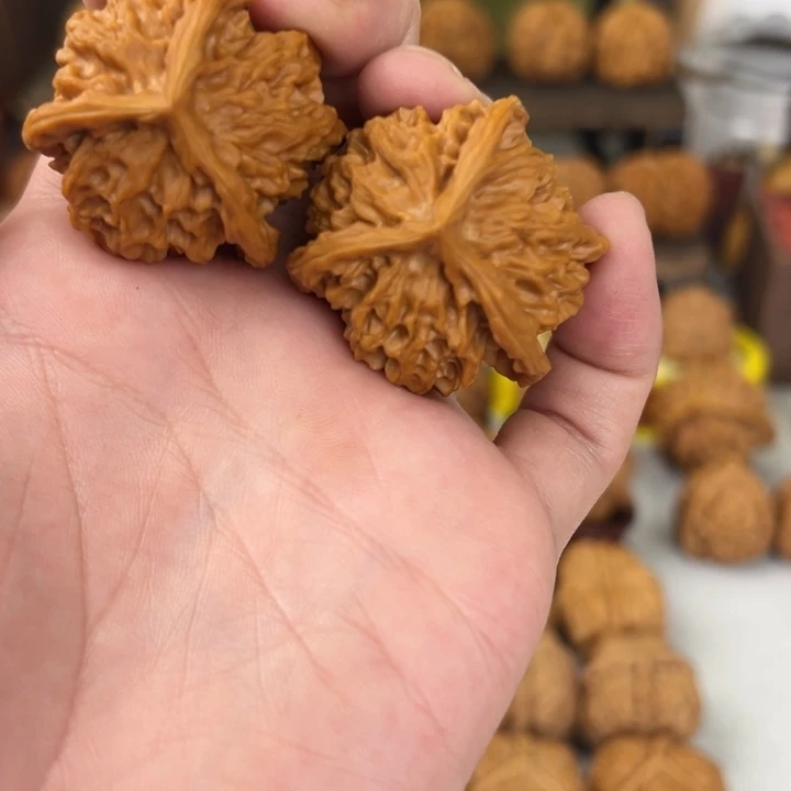 余***人文玩核桃吊坠哈哈哈哈哈哈哈