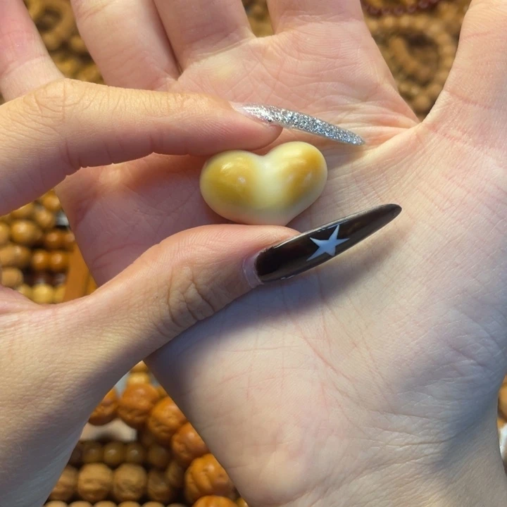 小***丁配饰象牙果爱心一个