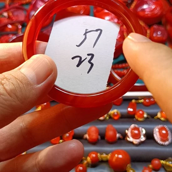 玛瑙/玉髓手镯未镶嵌