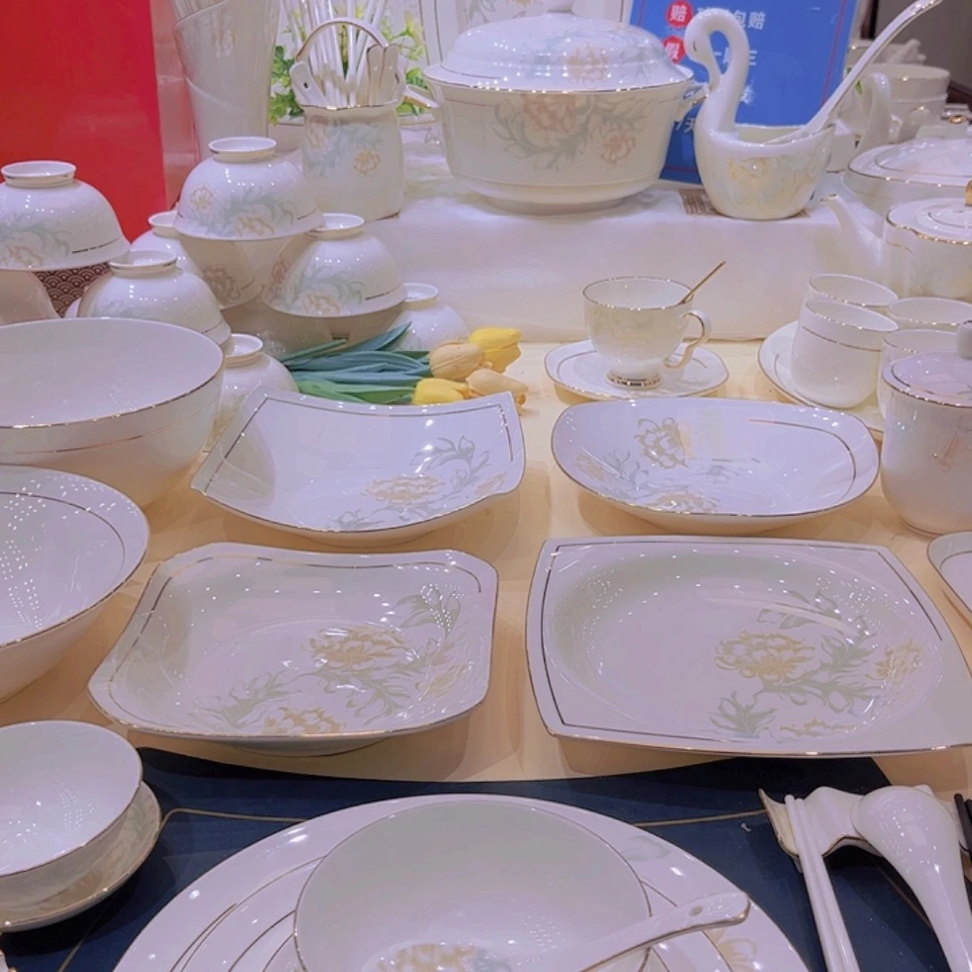 骨瓷描金清雅米饭碗单拍