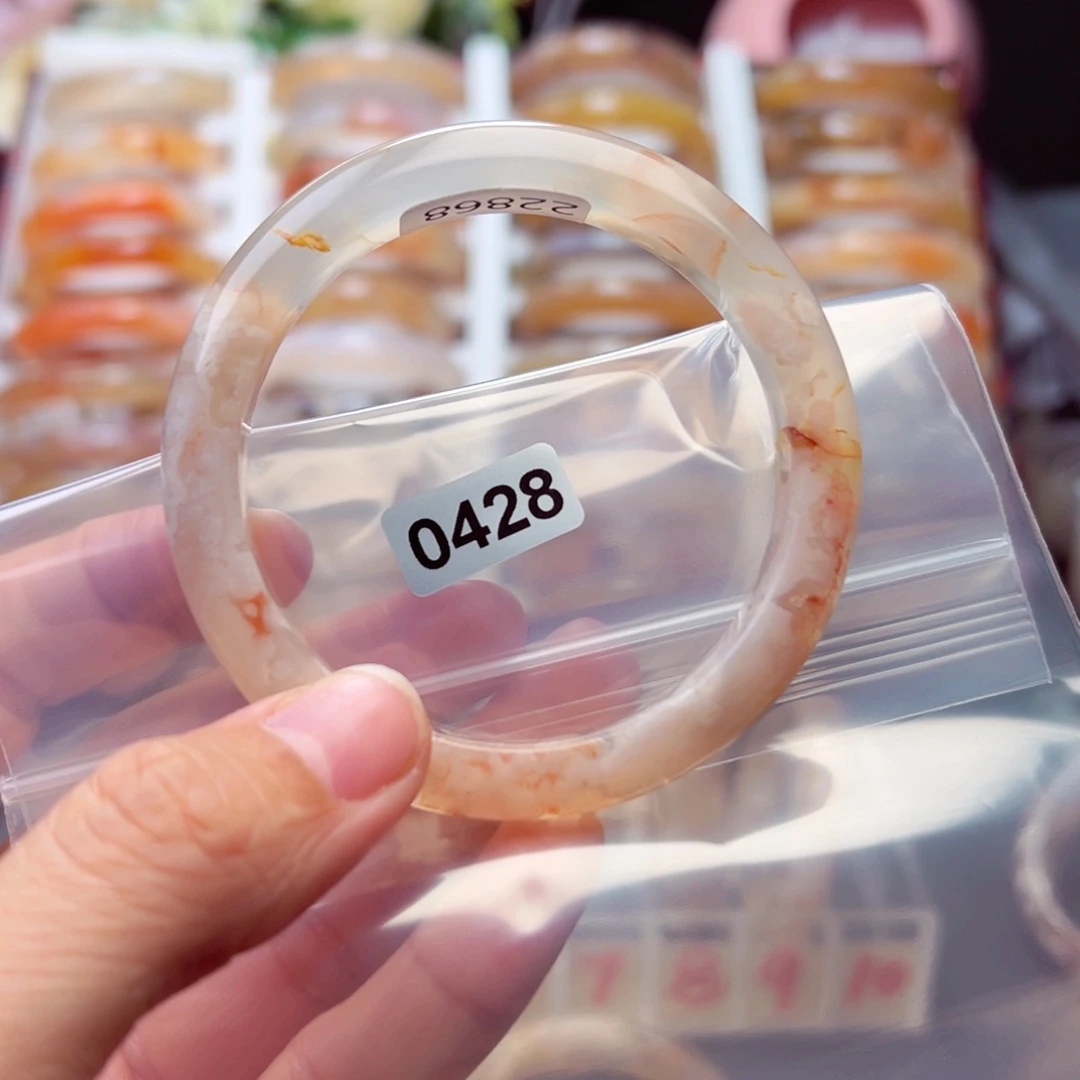 玛瑙/玉髓手镯未镶嵌欧*