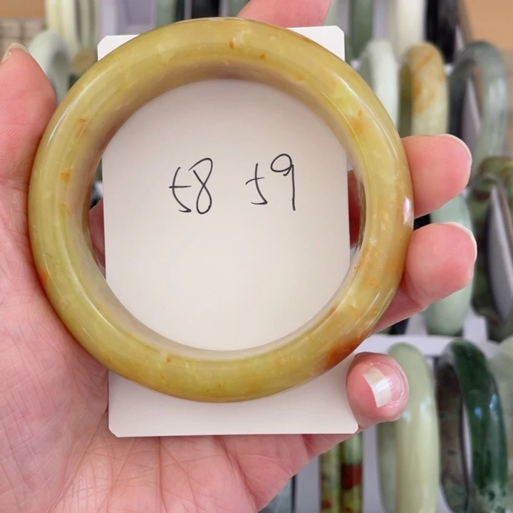 蛇纹石玉手镯未镶嵌春*