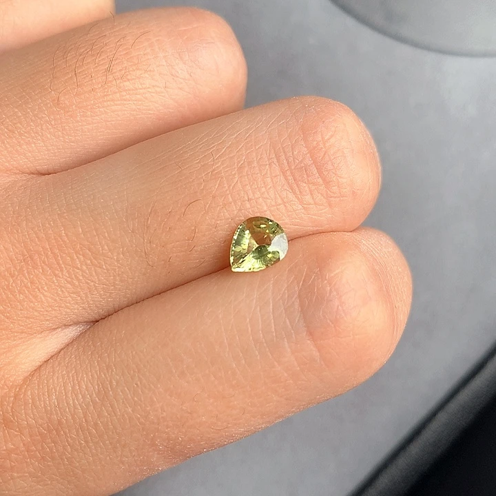 蓝宝石裸石未镶嵌无烧1.02ct