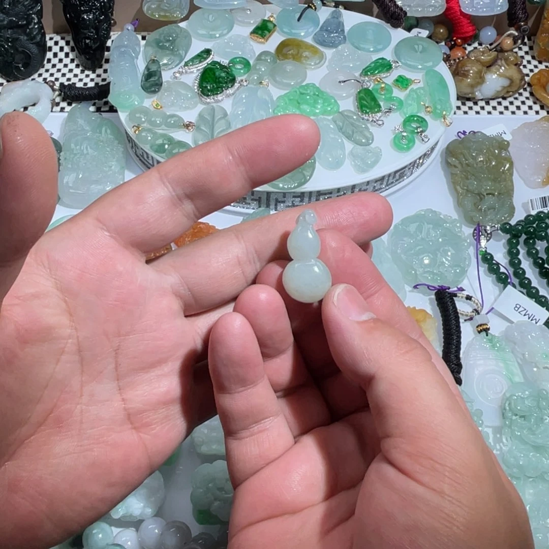 翡翠未镶嵌颈饰天然