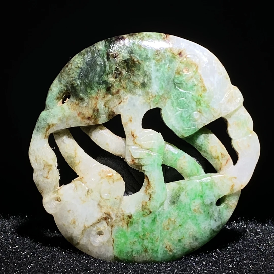 臻藏（8A）翡翠镂空玉牌挂件2501100078