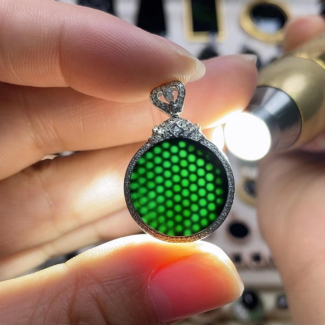 翡翠18K金镶嵌颈饰