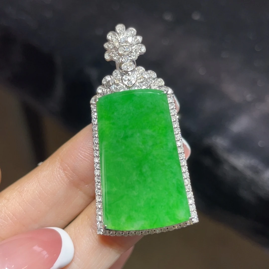 翡翠18K金镶嵌颈饰天然缅甸翡翠