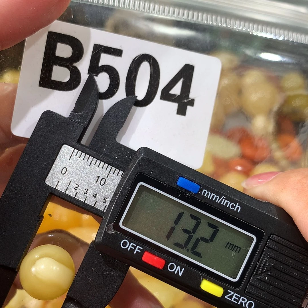 未镶嵌琥珀珠宝奇石